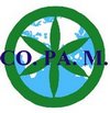 Logo dell'associazione copam rappresentato da un fiore stilizzato di colore verde racchiuso in un cerchio verde, all'interno del cerchio sul fondo di colore azzurro è rappresentato il mondo di colore bianco