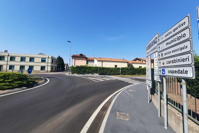 Foto dei nuovi marciapiedi di via Furlanelli