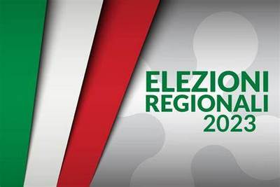 tricolore e scritta "elezioni regionali 2023" su sfondo con logo regione lombardia