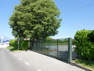 cancello di ingresso dell'area