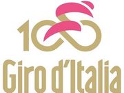 Logo Giro d'Italia. Scritta color oro e sopra il numero 100 in color oro con ciclista stilizzato color rosa