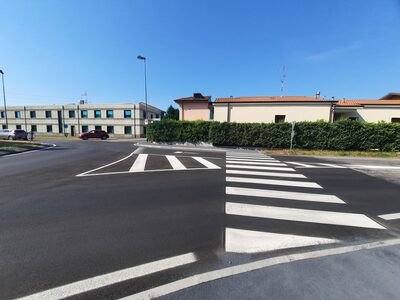 Nuovi marciapiedi in Via Furlanelli