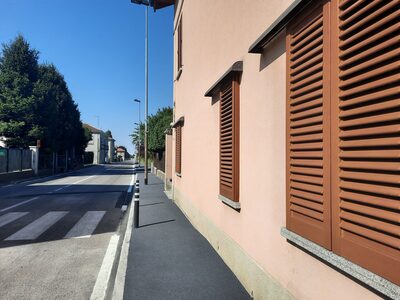 Nuovi marciapiedi in Via Furlanelli